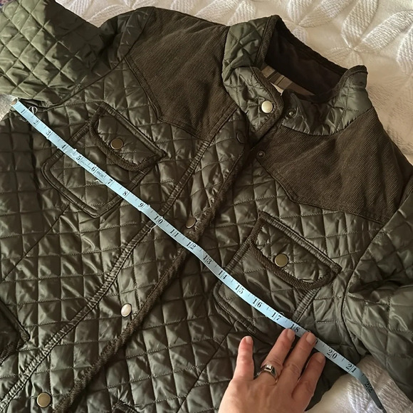 EUC Kut from the Kloth lightweight olive quilted jacket size Large Great details - Picture 7 of 11